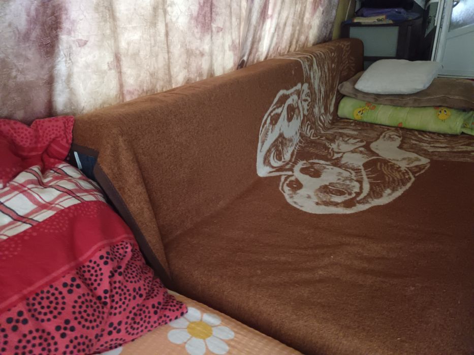 Vând canapea extensibila