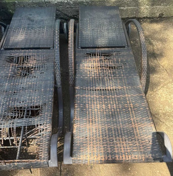 33 buc Sezlong reglabil pe rotile; Sezlong cadru fier; Ratan defect