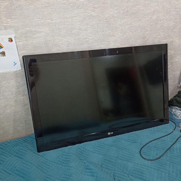 Продам телевизор lg