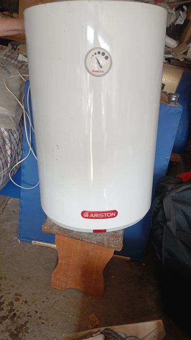 Водонагреватель Аристон 80л в хорошем состоянии