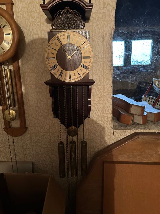 Стенен часовник с три топуза