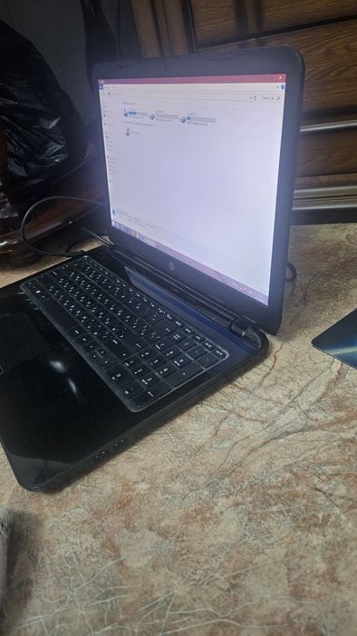Ноутбук HP старенький