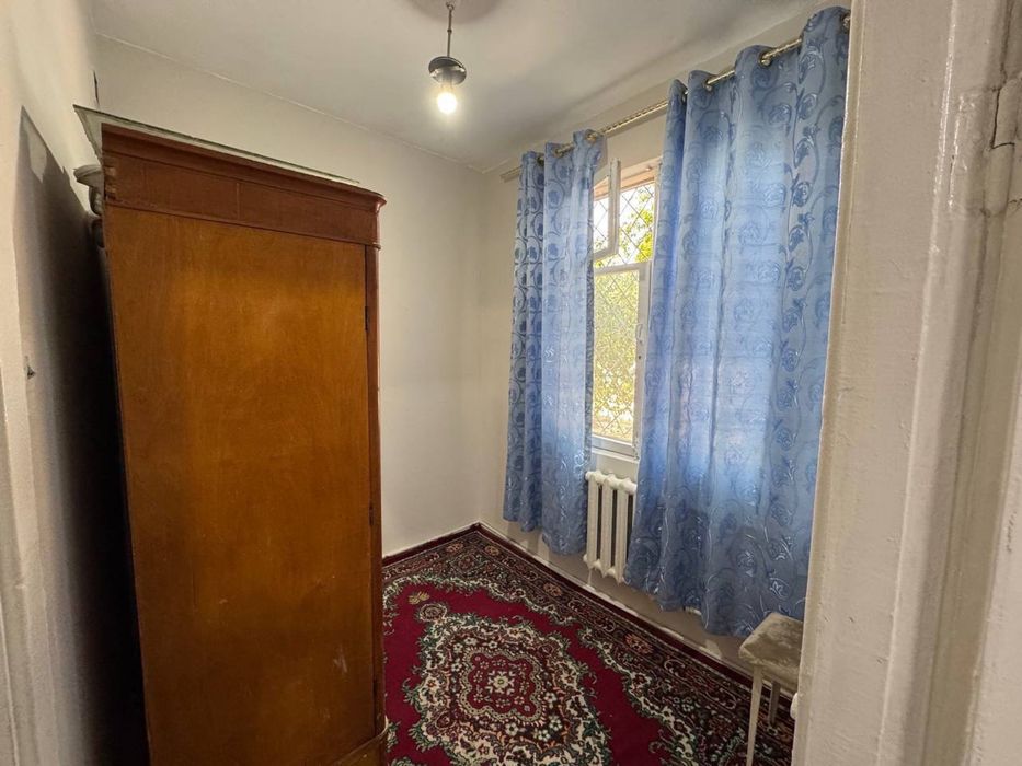 Kvartira Sotiladi 1 xonalik 2 xona qilingan 1-etaj Feruza -1 massivida