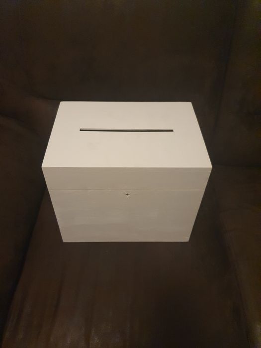 Cutie dar alba simpla pt evenimente