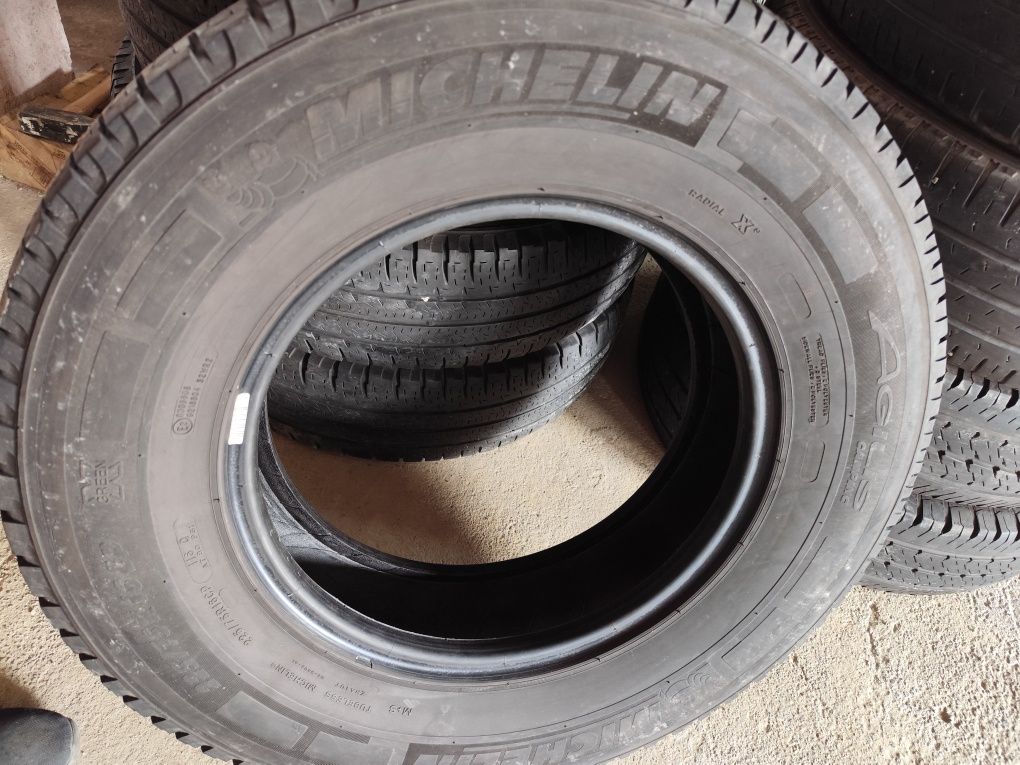 225/75R16C Michelin Agilis