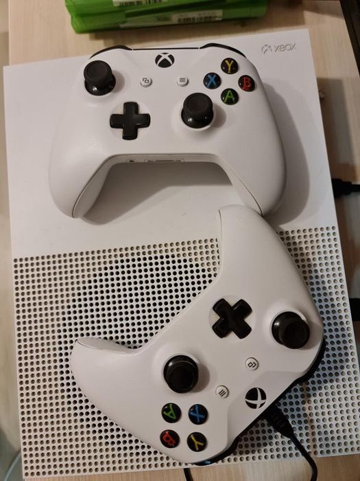 Vând Xbox One S în stare perfectă de funcționare
