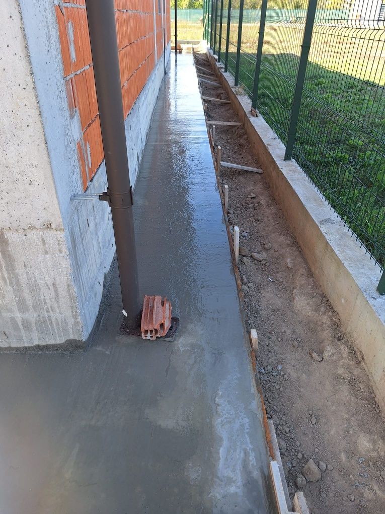 Garduri / Trotuare / Platforme beton / Constructii