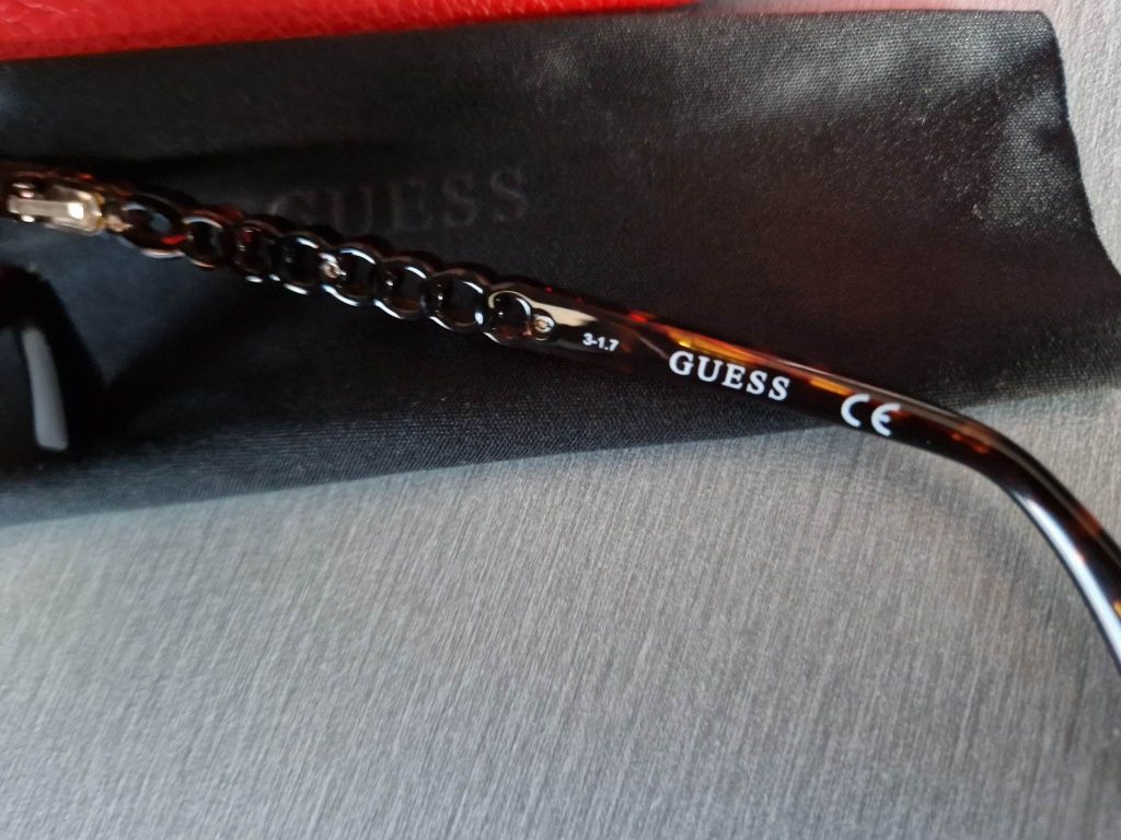 Слънчеви очила GUESS