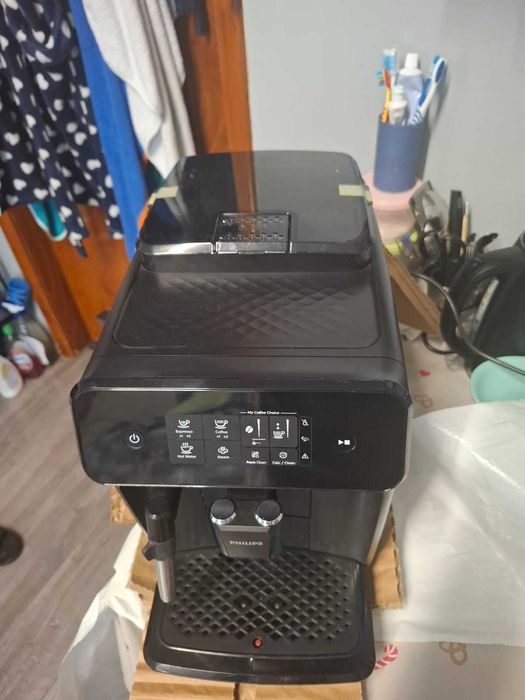 Filtrul de cafea automat Philips Series 1200 EP1220/00