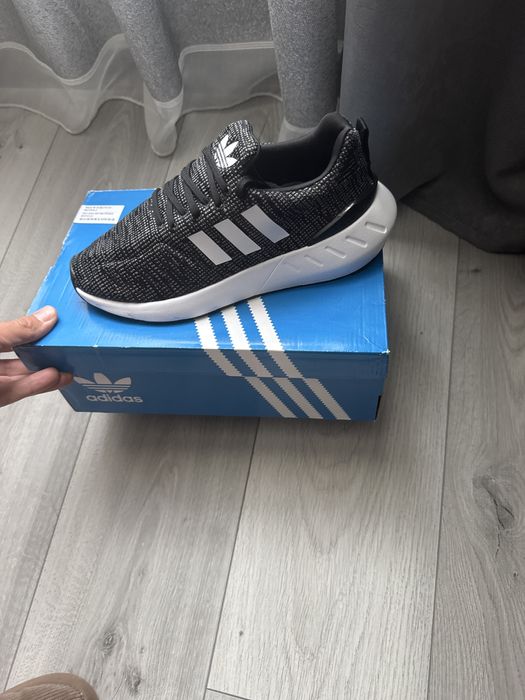 Adidas Swift Run