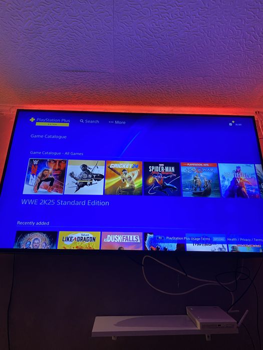 Ps4 cu cont de ps plus extra valabil un an