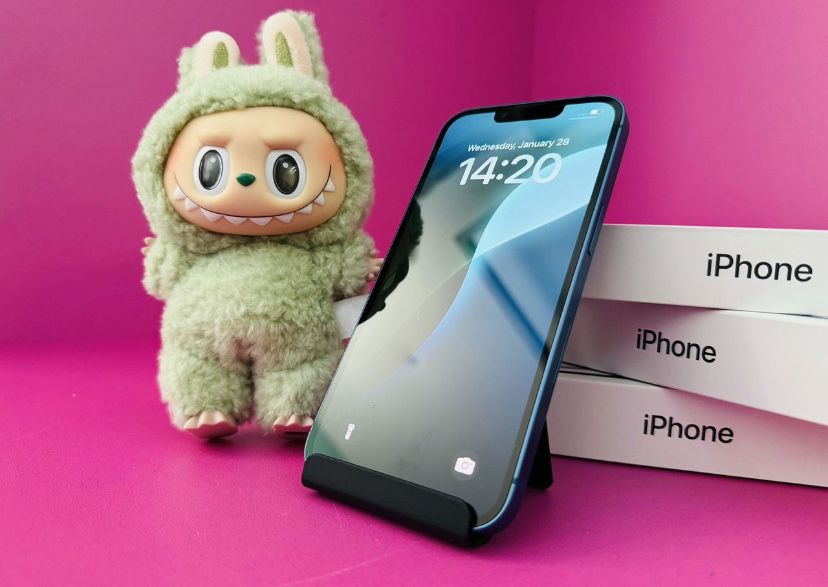 iPhone 13 128Gb с гарантией