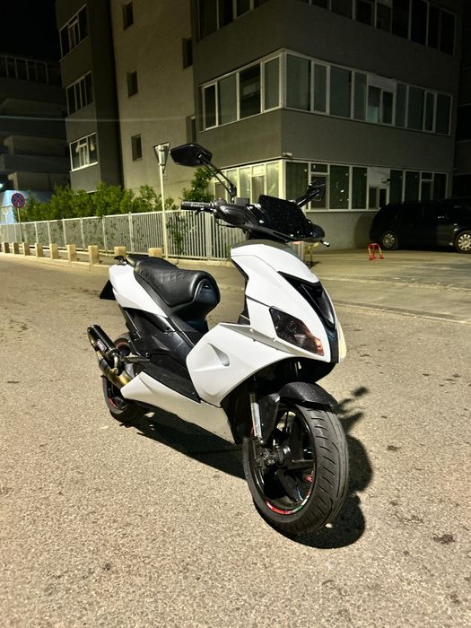 Vând Aprilia SR 50 Factory