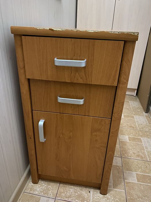 отдам даром тумбочки!!!