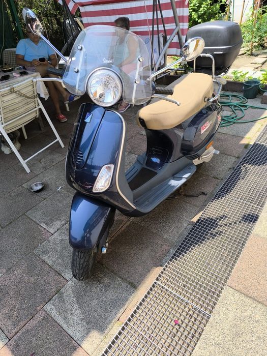 Scuter Vespa LX 50