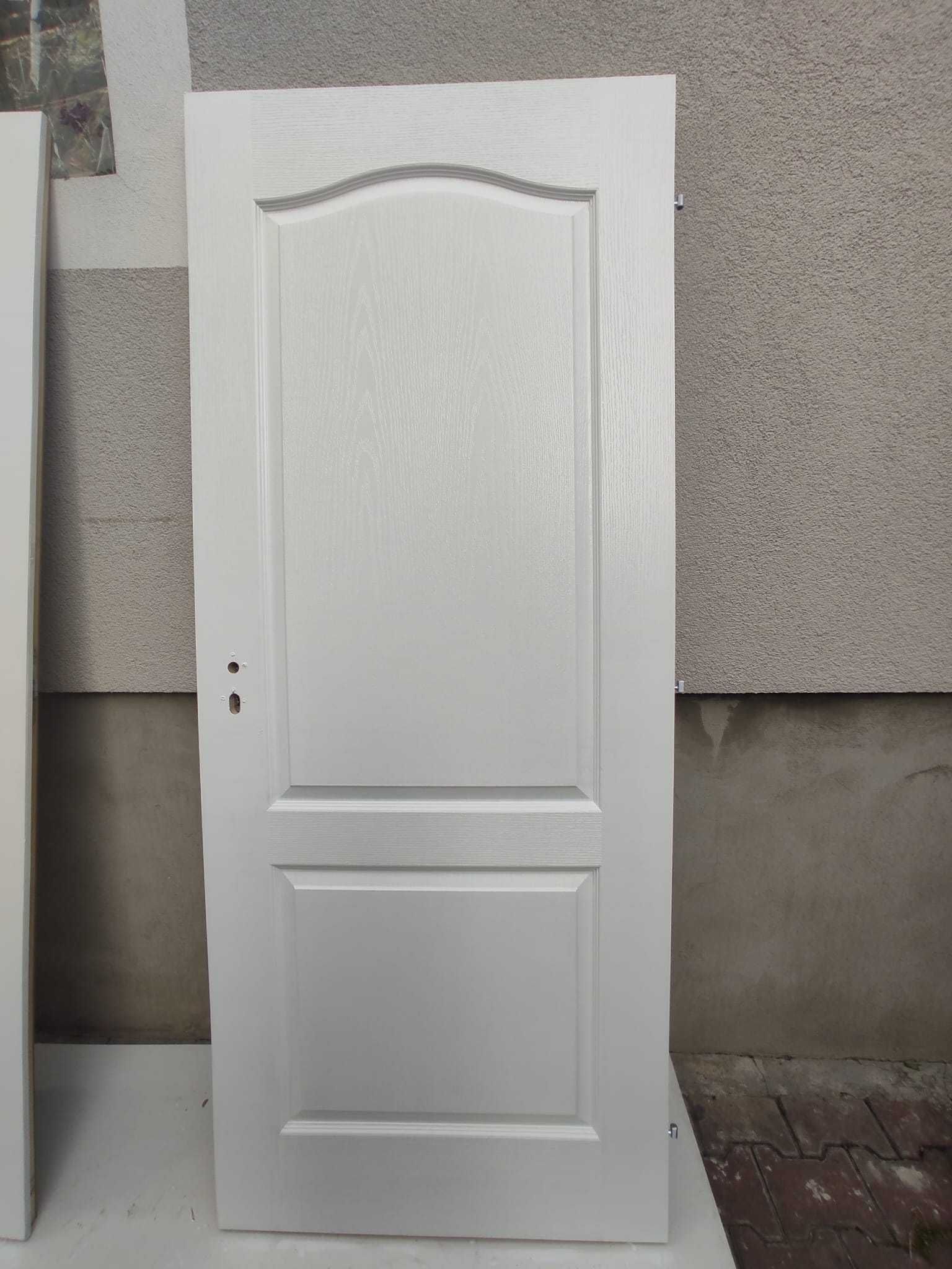 Uși albe NOI 82x210, cu toc. Impecabile!