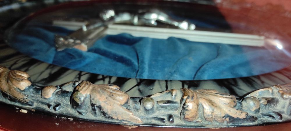 CRUCIFIX TABLOU OVAL
vechime cca 80 ani