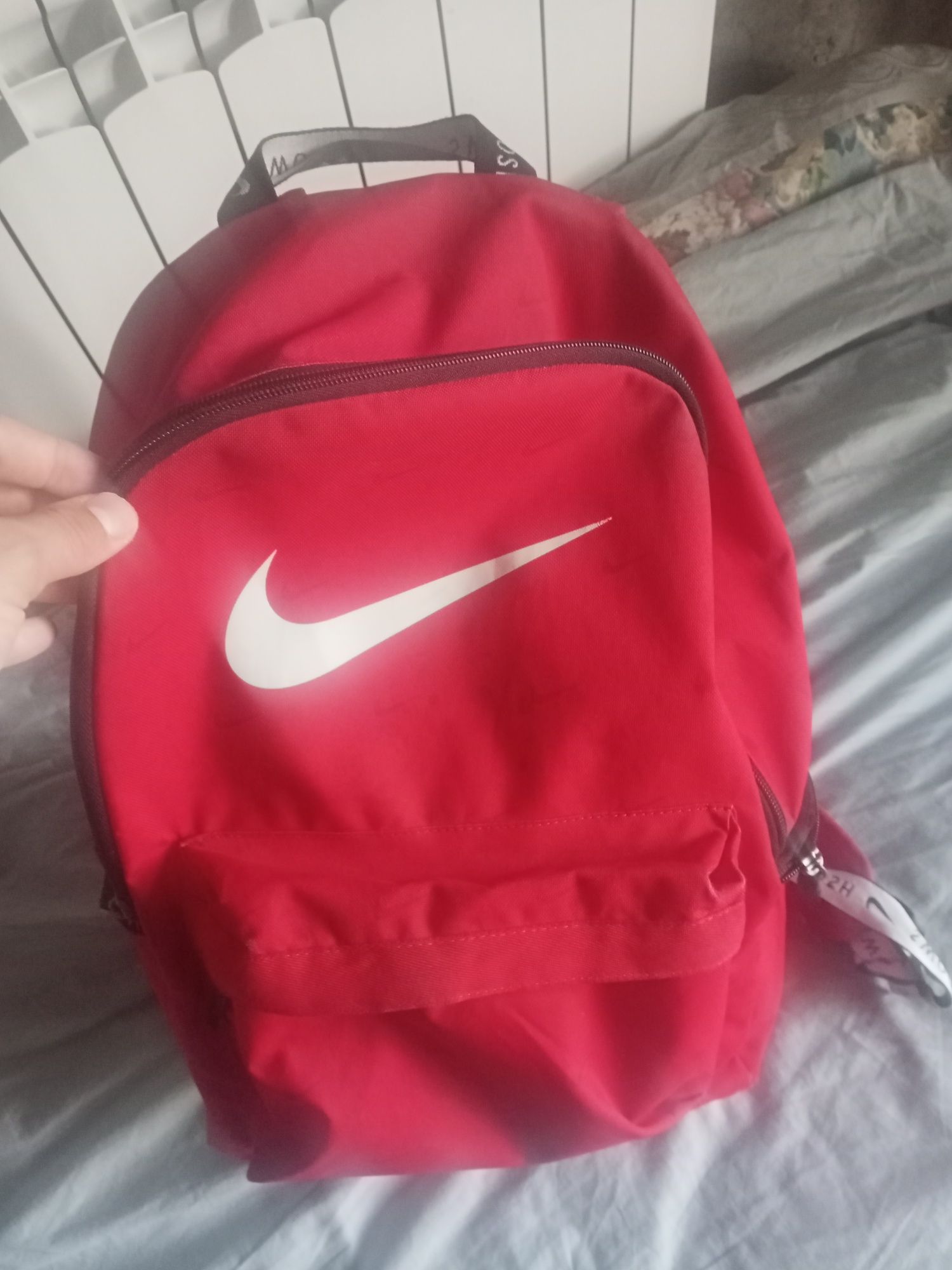 Рюкзак Nike красного цвета