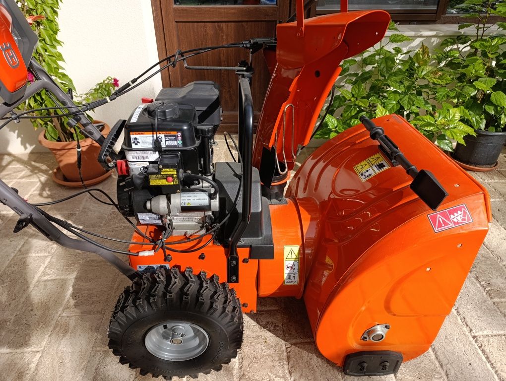 Freza de zăpadă noua Husqvarna model ST 224