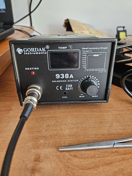 Statie de lipit Gordak 938A Convertor VGA la HDMI si RCA cu audio
