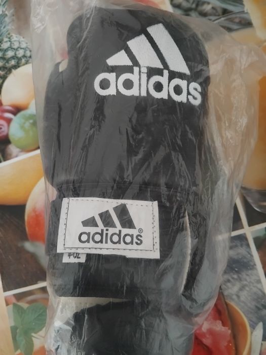 Продам боксёрские перчатки для мальчика 12 лет за 2000 тенге