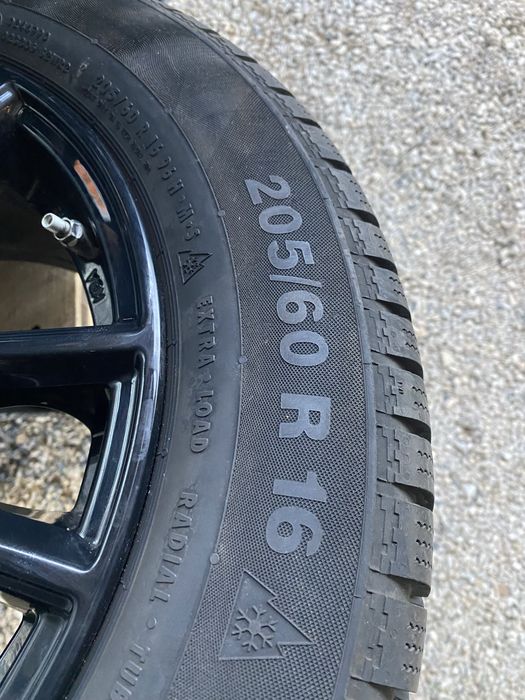 205/60/16 Зимни Континентал