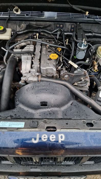 Vând Jeep Cherokee Xj 2.5