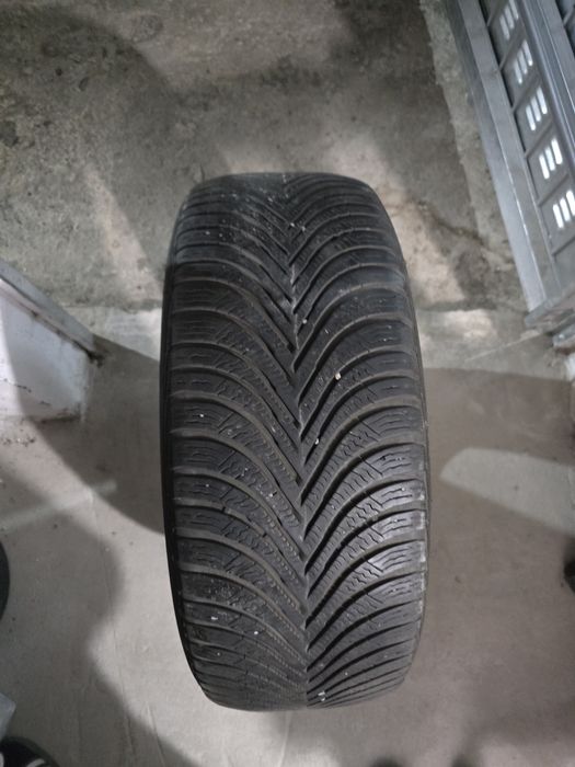 Anvelopa Michelin 215 50 17