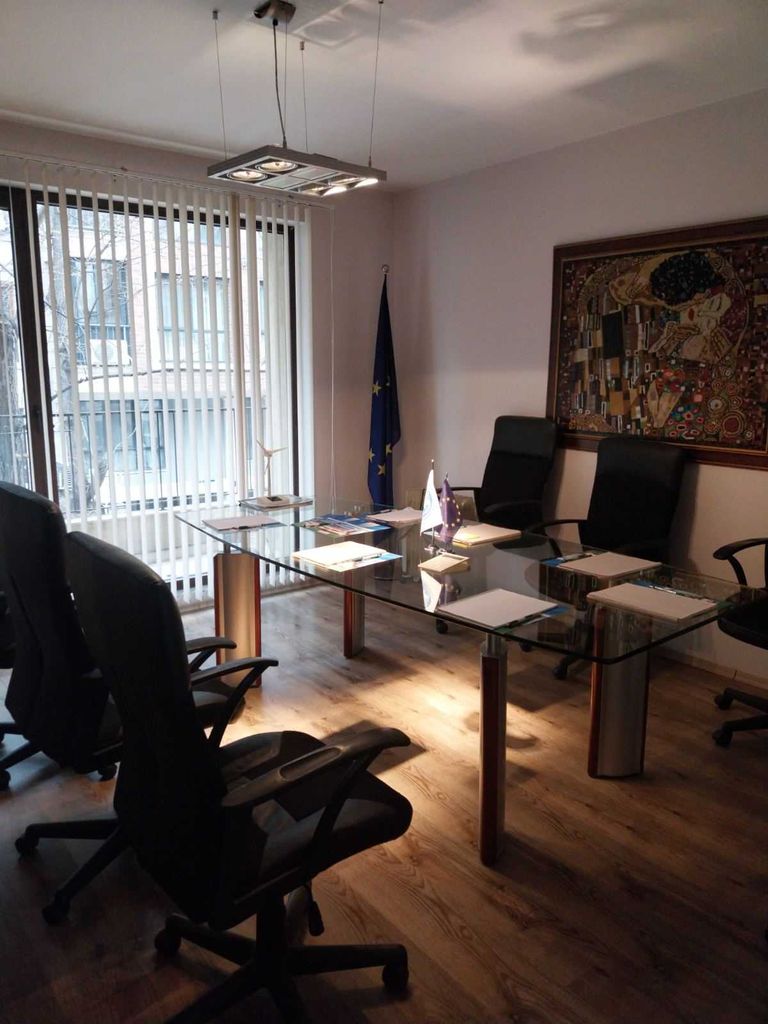 Дава се под наем Офис в Варна, Център - 120 кв.м за 765 € - Снимка #1