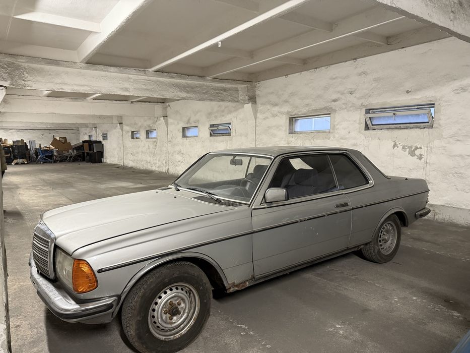 Mercedes W123 CE (Coupe)