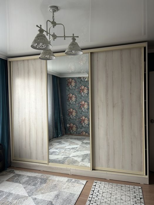 Продам большой шкаф купе