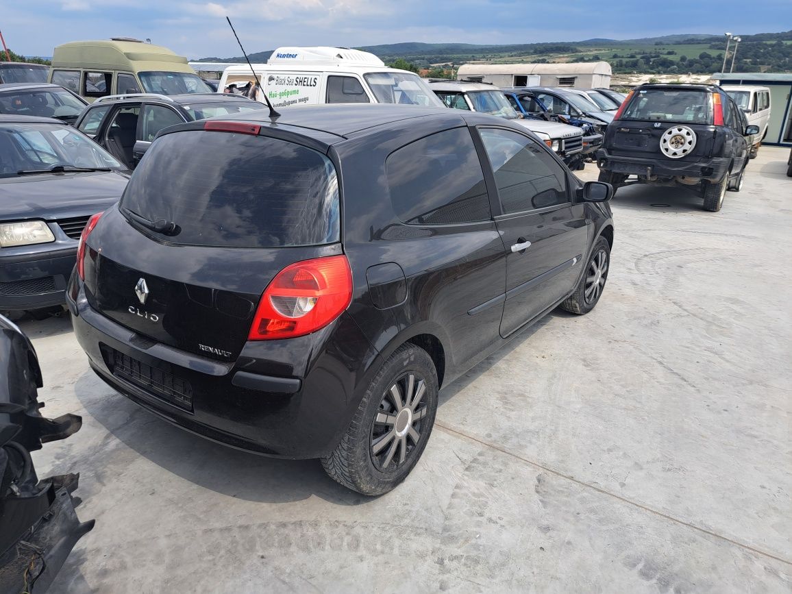 Рено Клио 3  Renault Clio 1.5 DCI НА ЧАСТИ