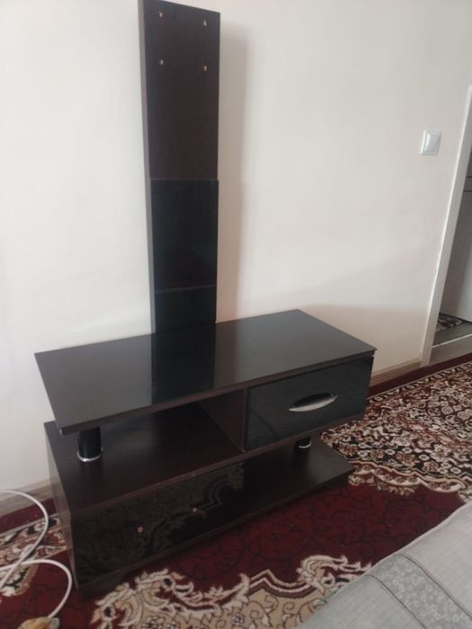 Televizor padstavkasi