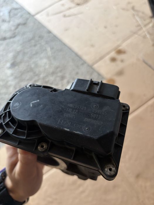 Дроселова клапа MITSUBISHI COLT 1.3 бензин 95 коня SMART FORFOUR смарт