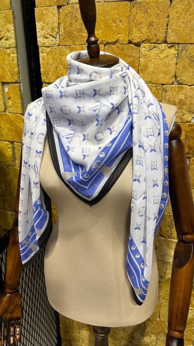 Stoc esarfa - diverse modele în privat