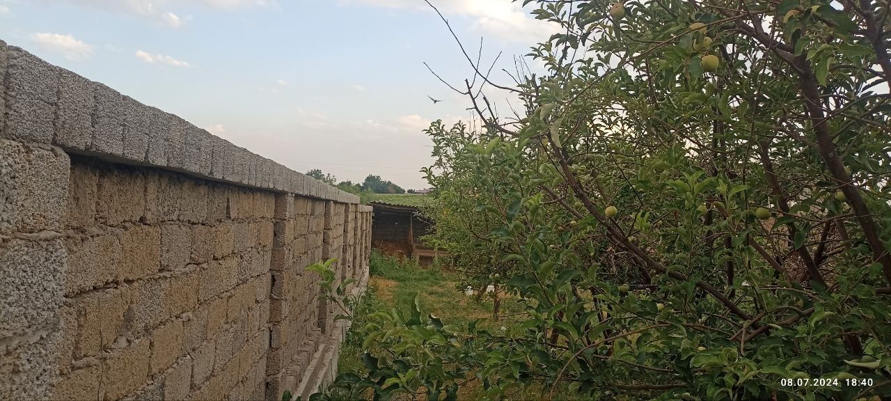 12 sotix 9 ta xona 3 xoasi remont yashahgatayyor