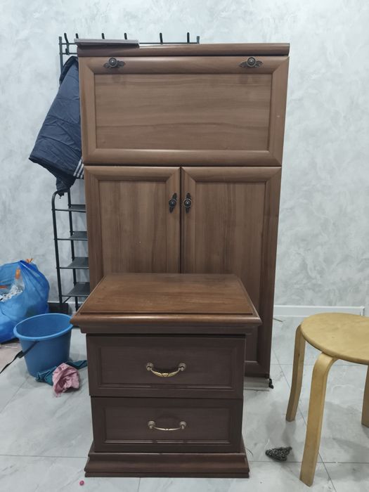 Маленькт шкафчик и туба в нормальном слстоянии