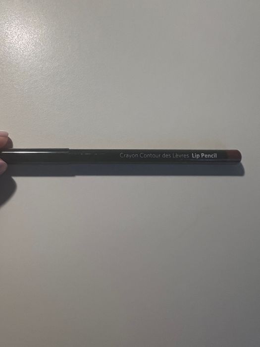 Creion de buze Bobbi Brown