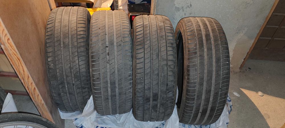 Гуми 225/50/18. 95V