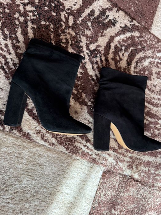 Cizme negre piele întoarsă