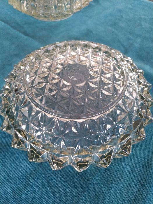 Продам Конфетницы новые