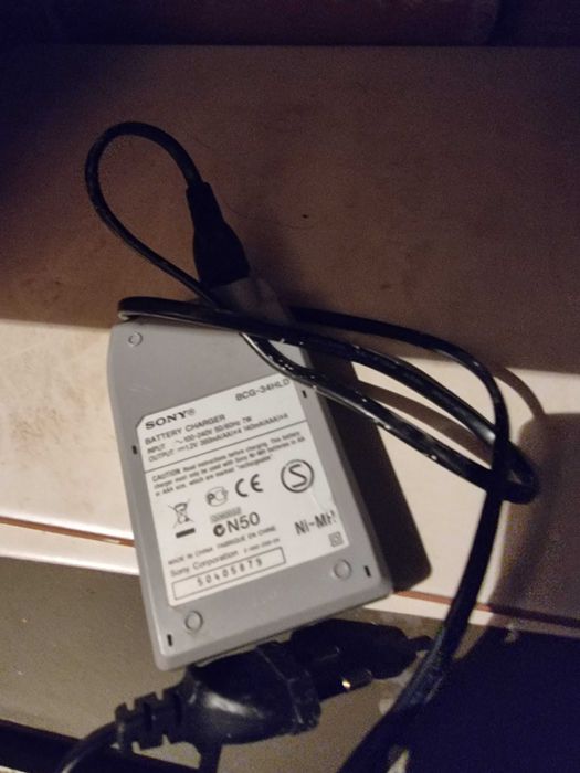 Зарядно за батерии Sony