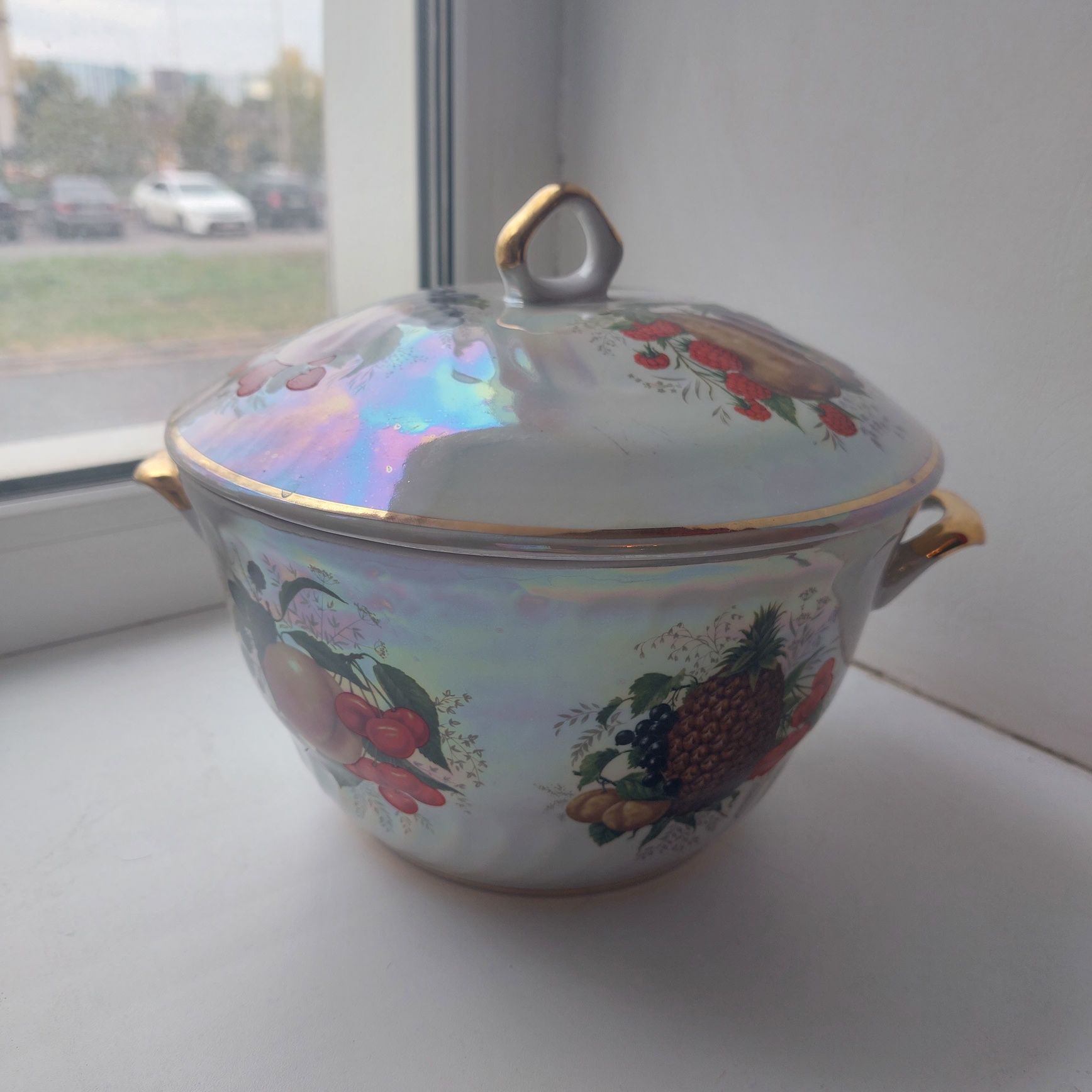 Продам фарфоровую посуду