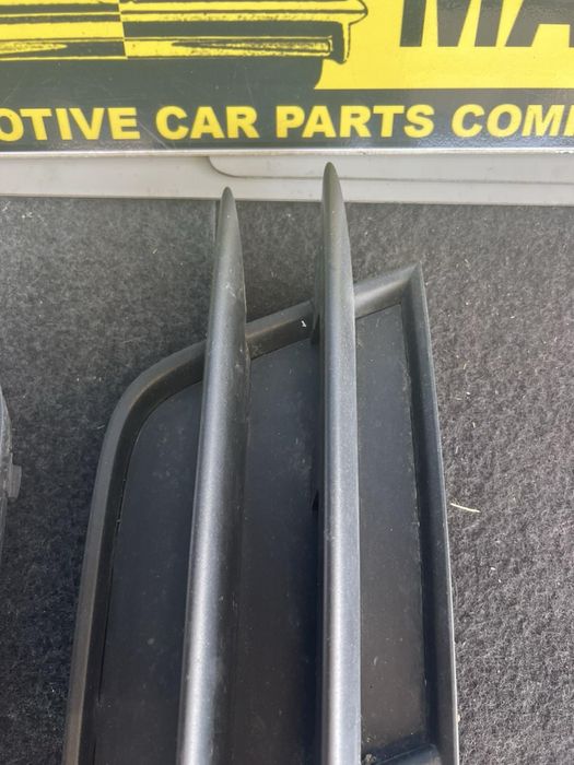 Решетка с дупка за халоген или дистроник за AUDI A6 c7 4g0807682 h