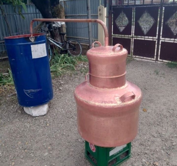 Vând cazan de făcut tuica de 100litri cu fundul 4mm