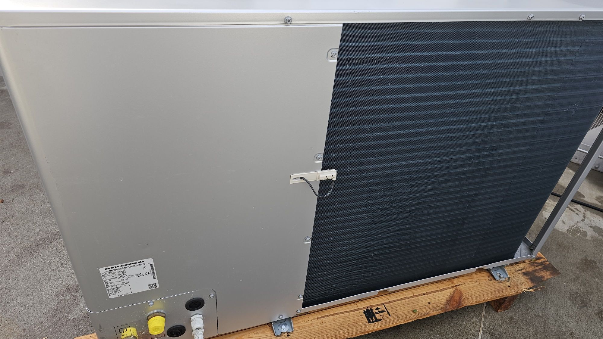 Нова термопомпа Daikin Altherma 3  16kw EDLA16 трифазна