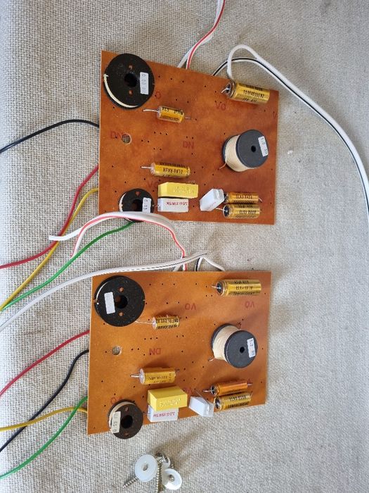 Set Filtre Boxe Kirksaeter. 3 way, 8 ohms, 80/120 watts. Impecabile.