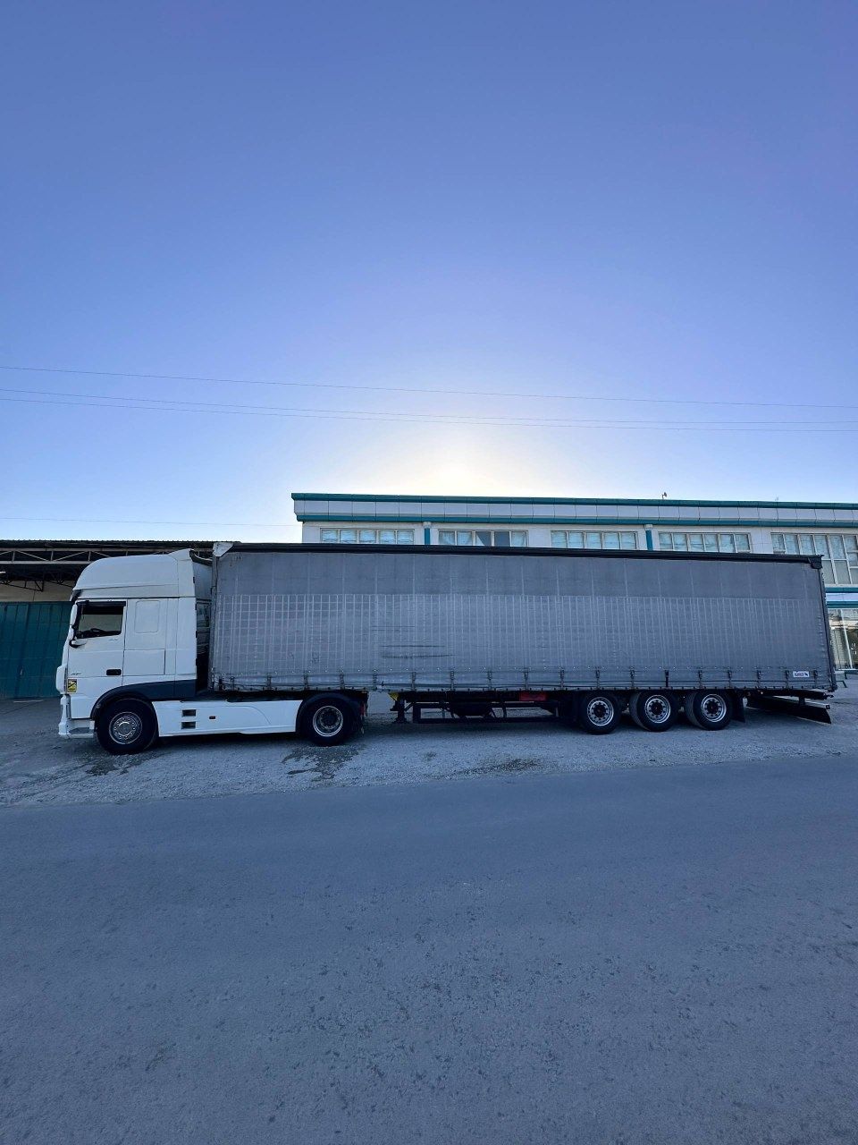 DAF XF 530FT EURO 6/2018 йил + SCHMITZ Прицеп Сотилади