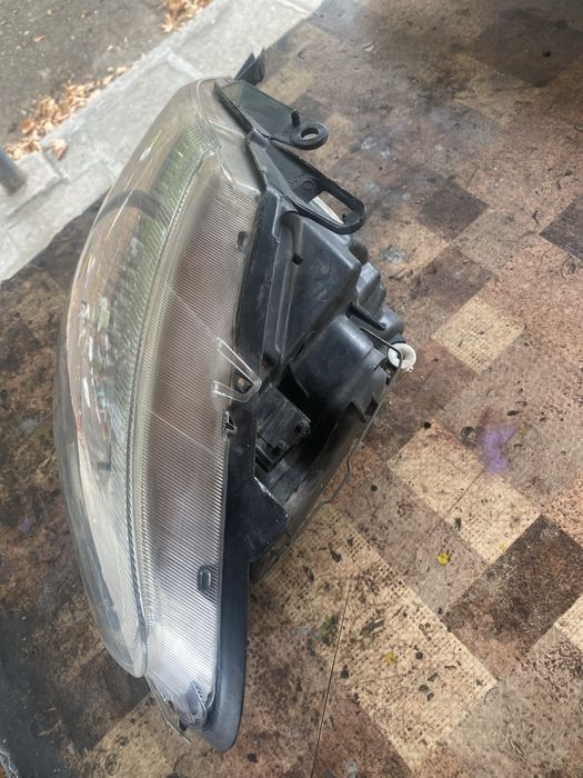 Ляв фар за ситроен ц3