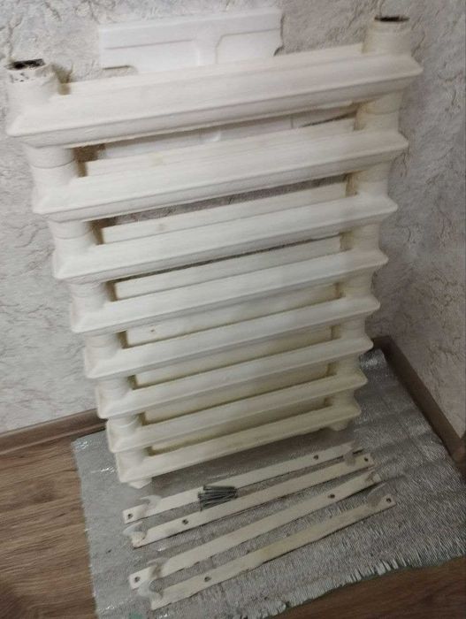 Продаю чугуную батарею